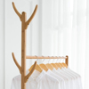 Imagen de Perchero c/Ruedas Madera Color Caoba 100X35X155 cm
